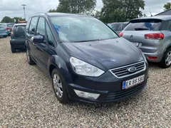 mørkeblå Ford Galaxy TDCi 140 Trend aut. 2,0 diesel, set skråt forfra
