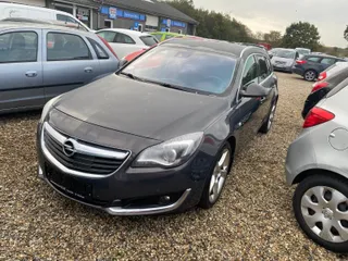 Mørkegrå Opel Insignia CDTi 163 Cosmo Sports Tourer aut. 2,0 Diesel, set skråt forfra