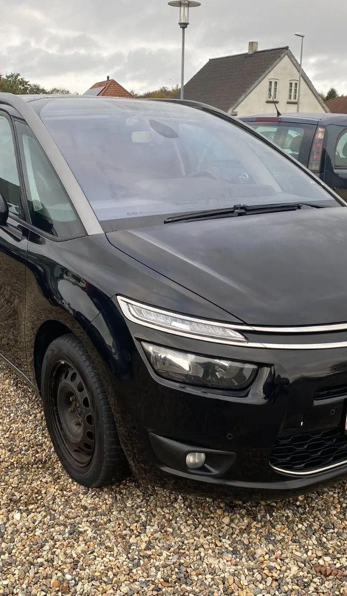 Sort Citroën Grand C4 Picasso BlueHDi 150 Intensive 7prs 2,0 Diesel, set skråt forfra